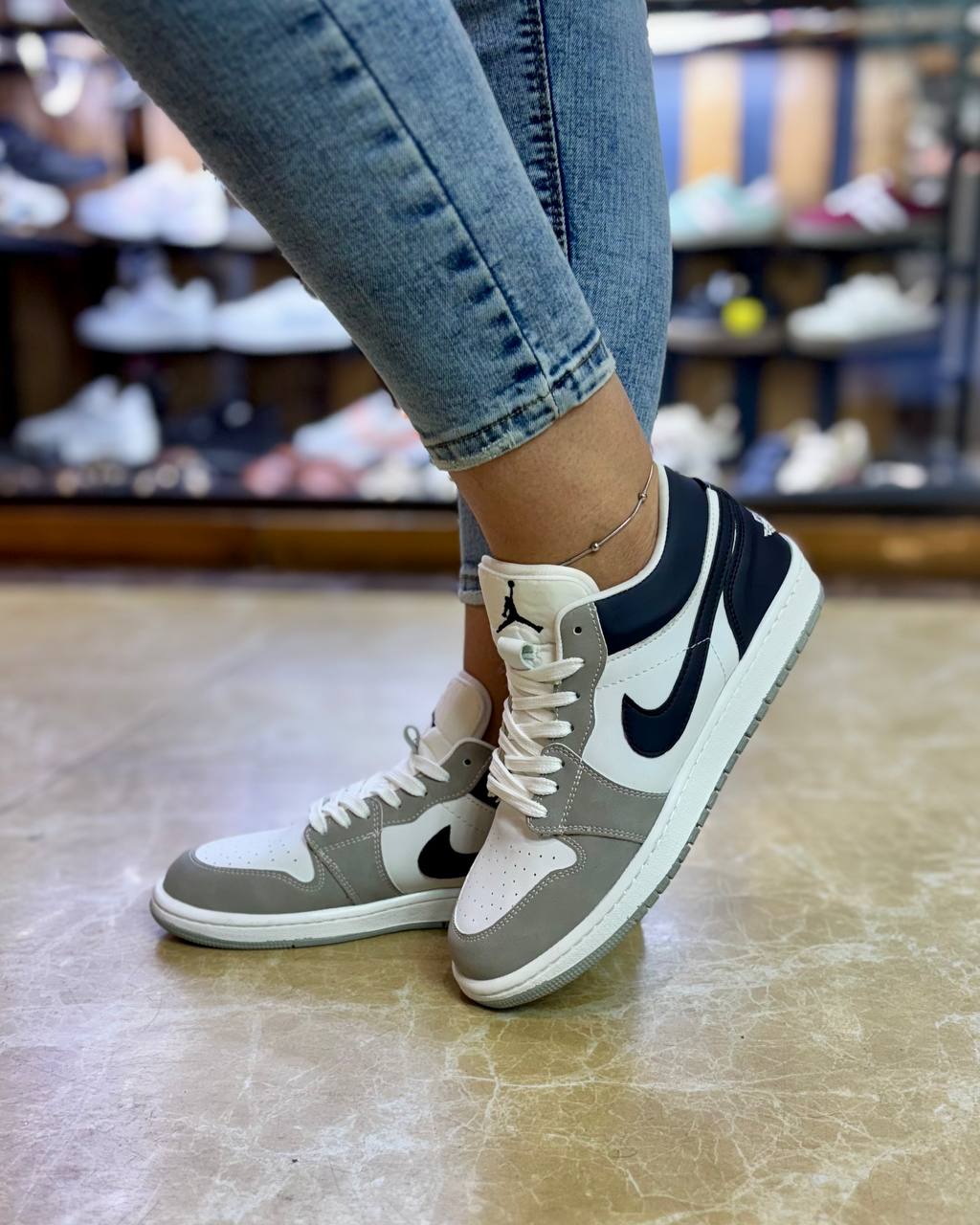 ونس کتونی جردن ۱