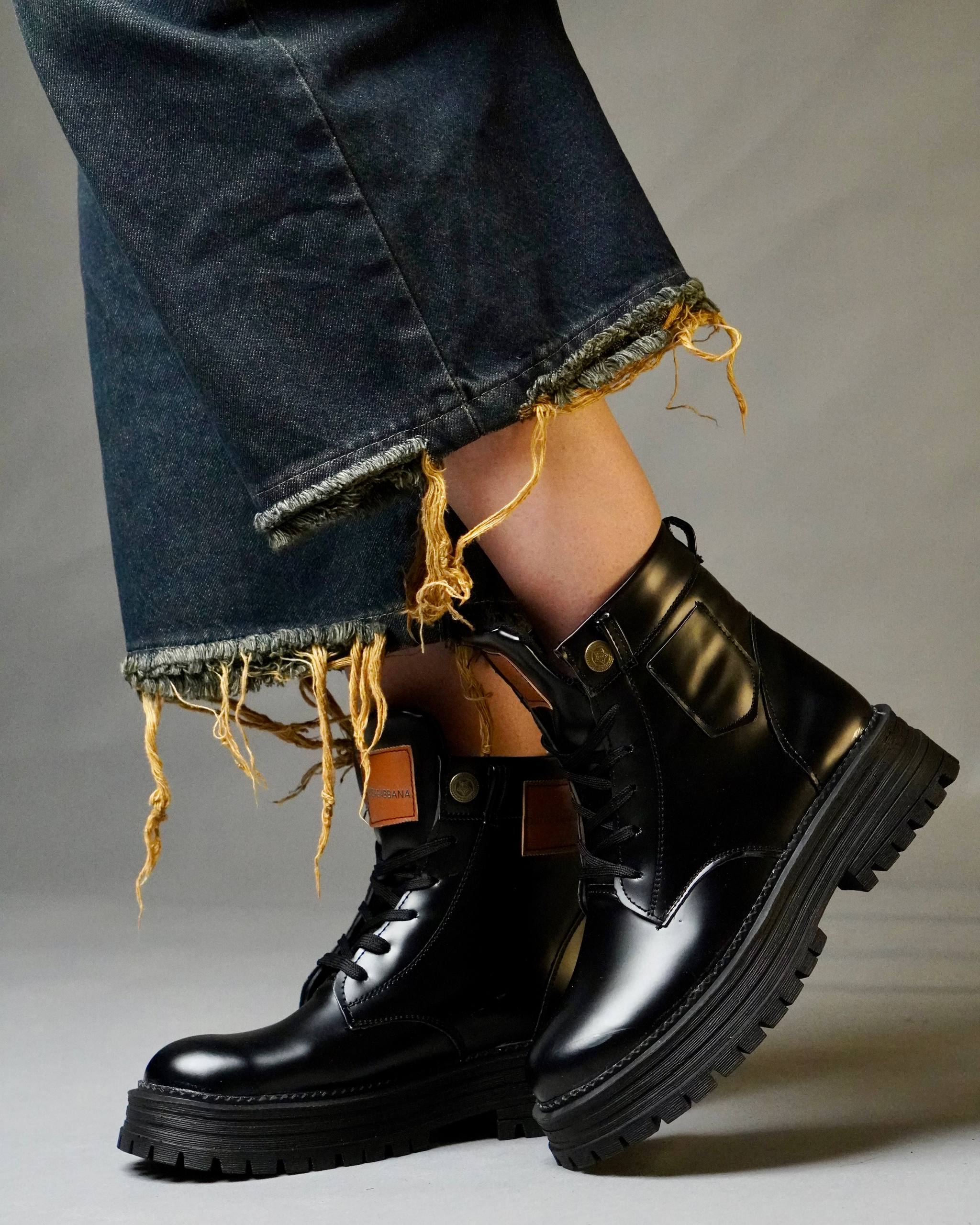 کفش زنانه زمستانی مدل نیم بوت بغل جیب sfz مشکی