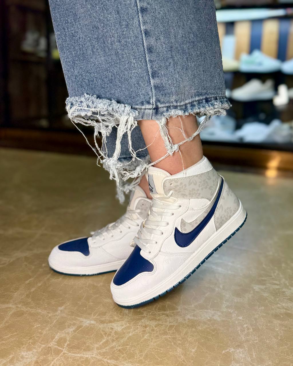 کتانی ساقدار زنانه مدل نایکی دبل‌ (دو نایک)سفید طوسی سرمه‌ای