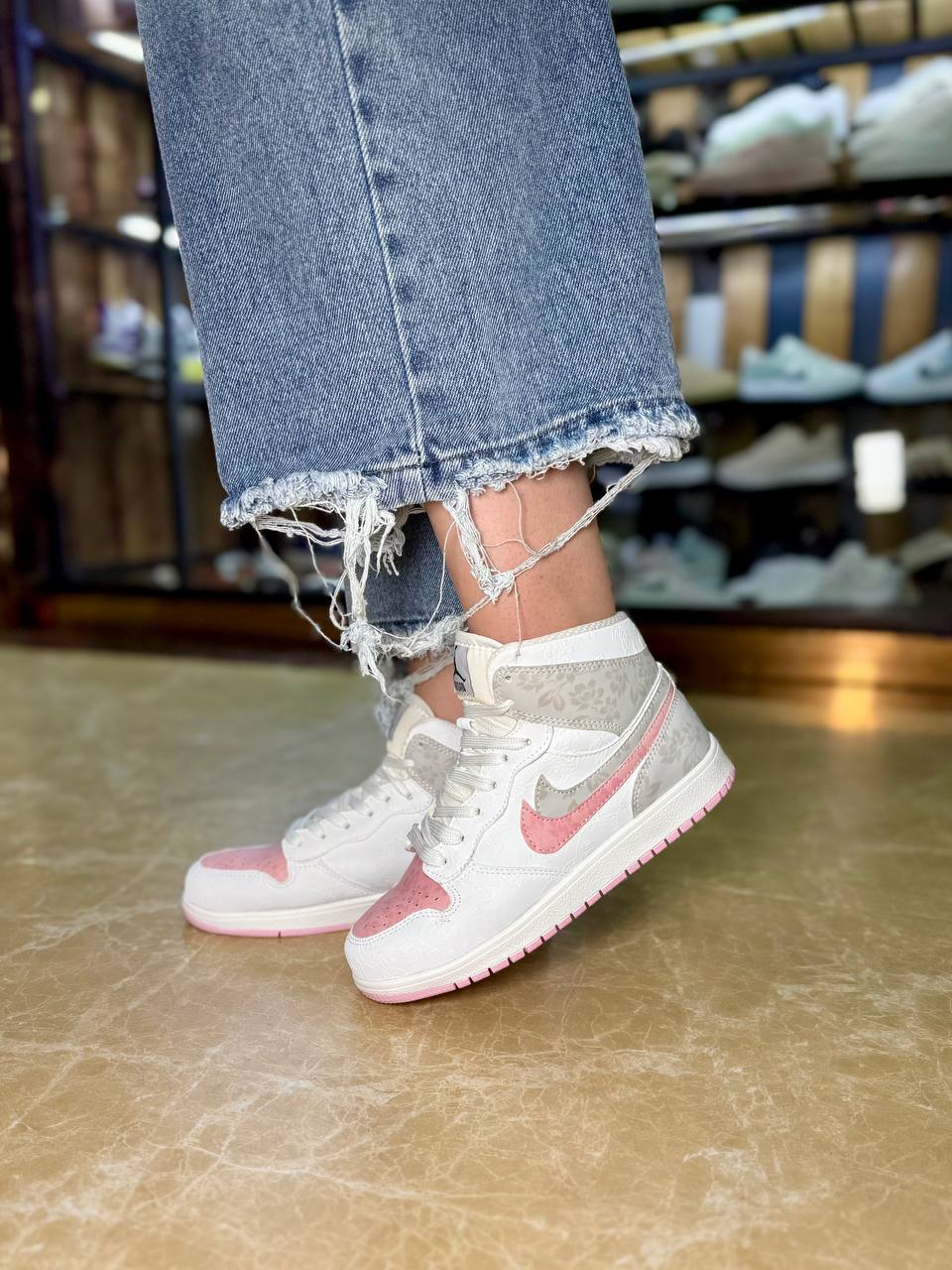 کتانی ساقدار زنانه مدل نایکی دبل‌ (دو نایک)سفید طوسی صورتی