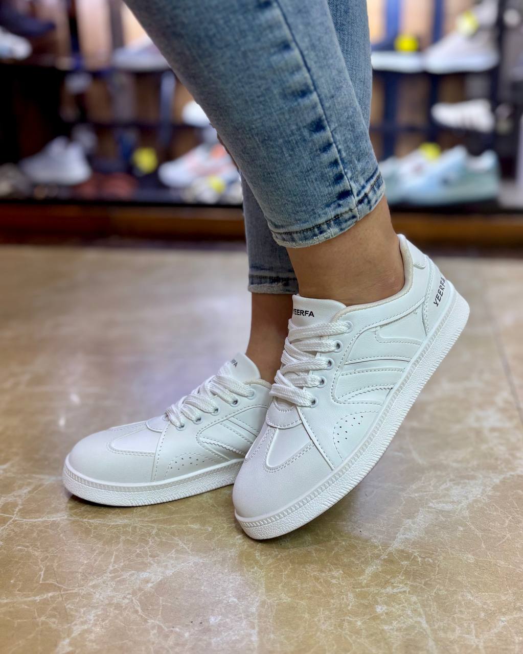 کتانی زنانه ونس کارلین (دو خط سوزنی یرفا) سفید