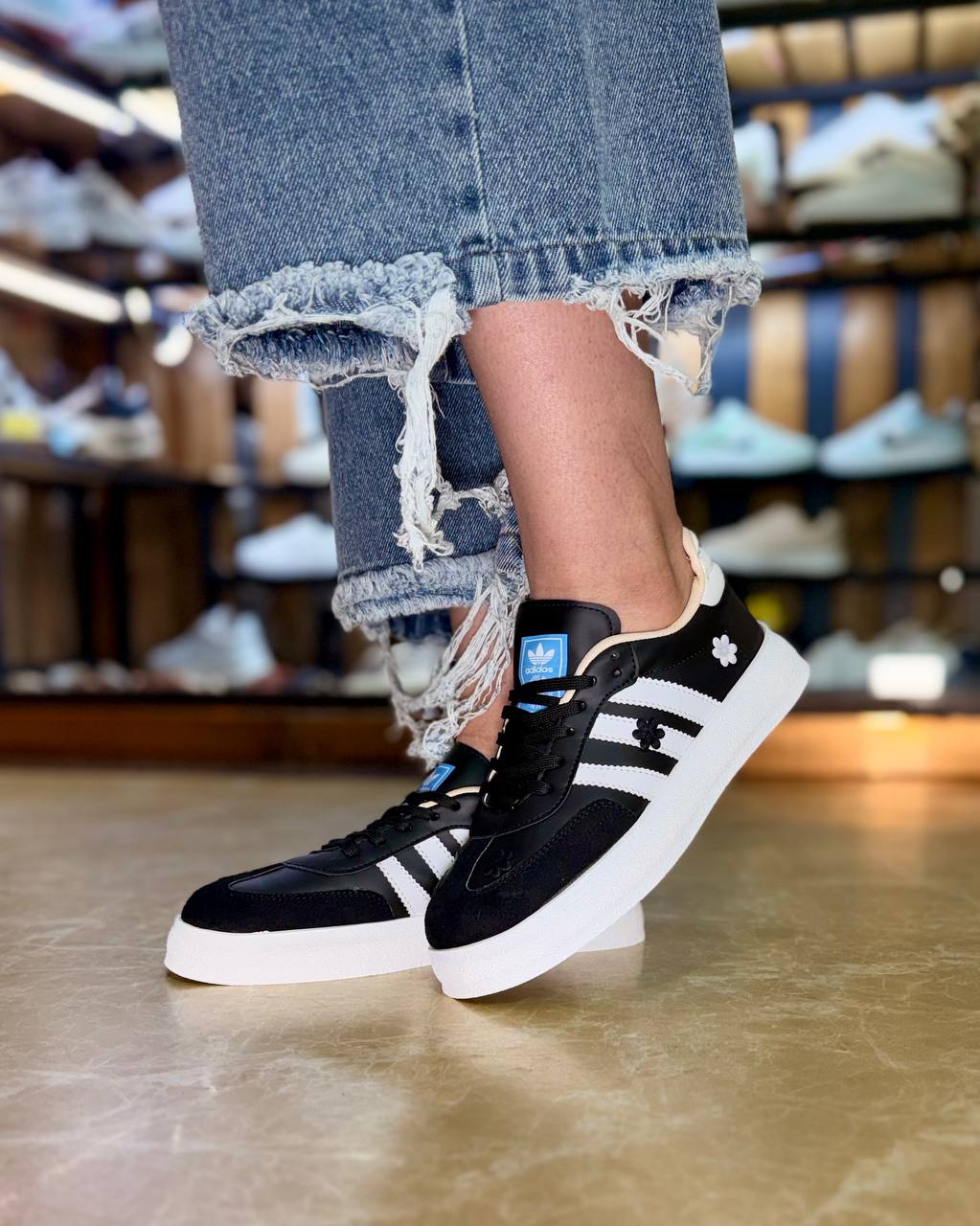 کتانی زنانه ونس سامبا گلدوزی مشکی